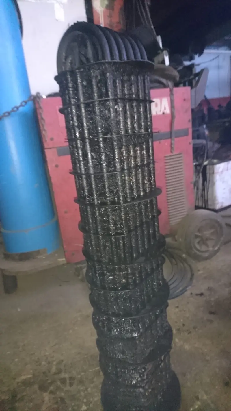 Sökülen demette yoğun kirlenme